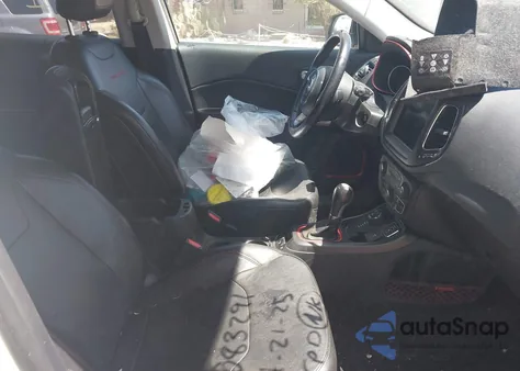 2019 Jeep Compass Trailhawk 4X4 z USA, uszkodzony, nr VIN 3C4NJDDB4KT780239